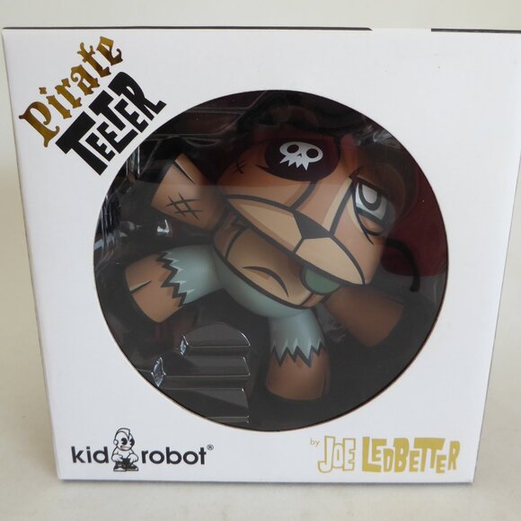 NEW 2007 6" SIGNED LE 700 KIDROBOT PIRATE TEETER DESIGNER ART URBAN VINYL FIGURE - Picture 13 of 13